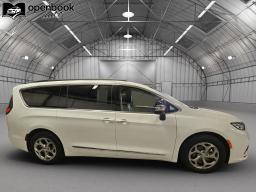 2023 Chrysler Pacifica Limited Van 4D thumbnail 4
