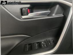 2025 Toyota RAV4 XLE Sport Utility 4D thumbnail 10