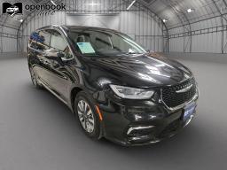 2023 Chrysler Pacifica Hybrid Limited Van 4D thumbnail 3