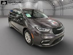 2023 Chrysler Pacifica Touring L Van 4D thumbnail 3