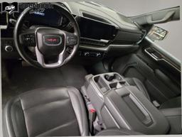 2025 GMC Sierra 1500 Crew Cab SLT Pickup 4D 5 3/4 ft thumbnail 9