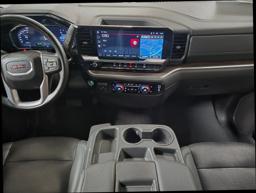 2025 GMC Sierra 1500 Crew Cab SLT Pickup 4D 5 3/4 ft thumbnail 17