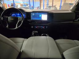 2023 Chevrolet Silverado 1500 Crew Cab LT Pickup 4D 6 1/2 ft thumbnail 17