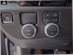 2025 GMC Sierra 1500 Crew Cab SLT Pickup 4D 5 3/4 ft thumbnail 11