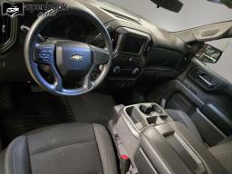2023 Chevrolet Silverado 1500 Crew Cab Custom Pickup 4D 5 3/4 ft thumbnail 9
