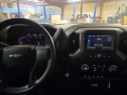 2023 Chevrolet Silverado 1500 Crew Cab Custom Pickup 4D 5 3/4 ft thumbnail 14