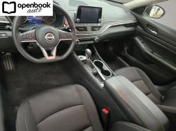2024 Nissan Altima 2.5 SV Sedan 4D thumbnail 9