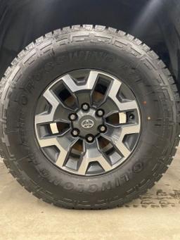 2022 Toyota Tacoma Double Cab TRD Off-Road Pickup 4D 5 ft thumbnail 16