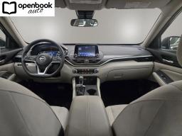 2025 Nissan Altima 2.5 SV Sedan 4D thumbnail 15