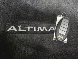 2025 Nissan Altima 2.5 SV Sedan 4D thumbnail 18