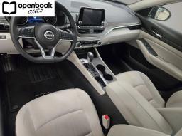 2025 Nissan Altima 2.5 SV Sedan 4D thumbnail 9
