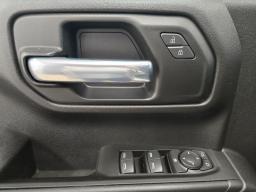 2023 Chevrolet Silverado 1500 Crew Cab Custom Trail Boss Pickup 4D 5 3/4 ft thumbnail 10