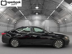 2025 Nissan Altima 2.5 SV Sedan 4D thumbnail 4