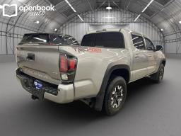 2022 Toyota Tacoma Double Cab TRD Off-Road Pickup 4D 5 ft thumbnail 6