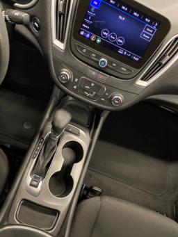 2024 Chevrolet Malibu LS Sedan 4D thumbnail 14