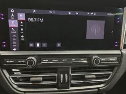 2020 Porsche Macan Sport Utility 4D thumbnail 12