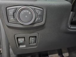2020 Ford F150 SuperCrew Cab Lariat Pickup 4D 5 1/2 ft thumbnail 11
