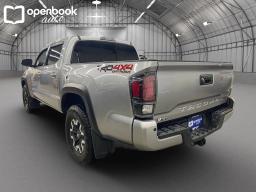2022 Toyota Tacoma Double Cab TRD Off-Road Pickup 4D 5 ft thumbnail 8