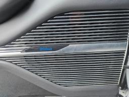 2024 Jeep Grand Wagoneer L Series II Obsidian Sport Utility 4D thumbnail 11