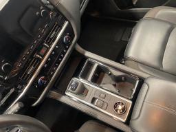 2025 Nissan Pathfinder SL Sport Utility 4D thumbnail 13