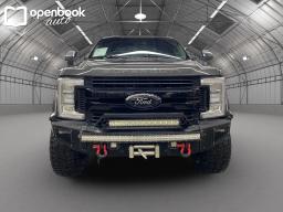 2017 Ford F250 Super Duty Crew Cab Lariat Pickup 4D 6 3/4 ft thumbnail 3