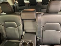2025 Nissan Pathfinder SL Sport Utility 4D thumbnail 16