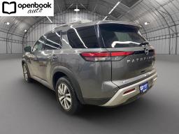 2025 Nissan Pathfinder SL Sport Utility 4D thumbnail 7