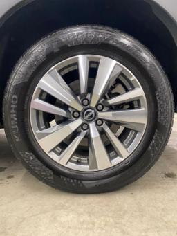 2025 Nissan Pathfinder SL Sport Utility 4D thumbnail 17