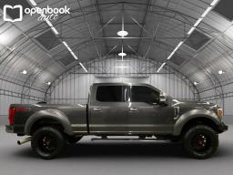 2017 Ford F250 Super Duty Crew Cab Lariat Pickup 4D 6 3/4 ft thumbnail 5