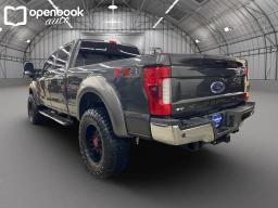2017 Ford F250 Super Duty Crew Cab Lariat Pickup 4D 6 3/4 ft thumbnail 8