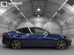 2024 Nissan Altima 2.5 SR Sedan 4D thumbnail 4