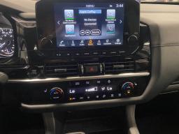 2025 Nissan Pathfinder SL Sport Utility 4D thumbnail 12