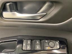 2025 Nissan Pathfinder SL Sport Utility 4D thumbnail 9