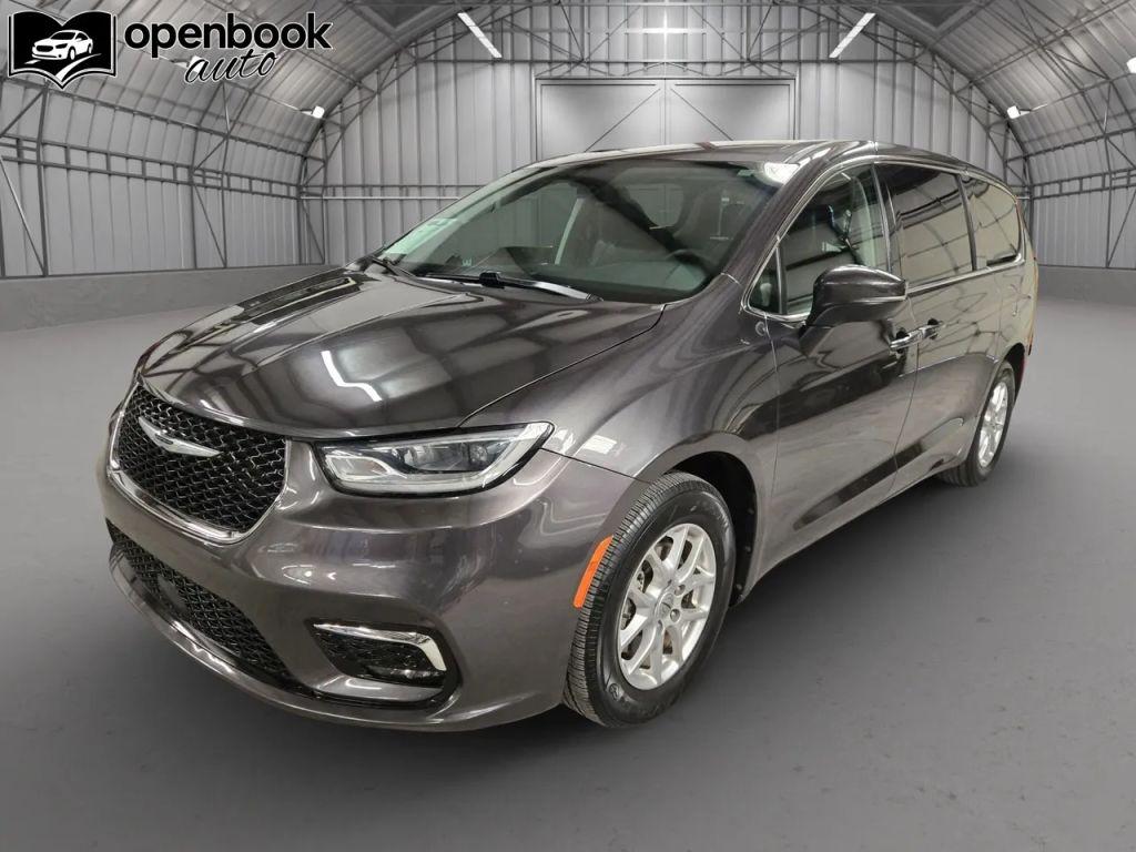 2023 Chrysler Pacifica Touring L Van 4D
