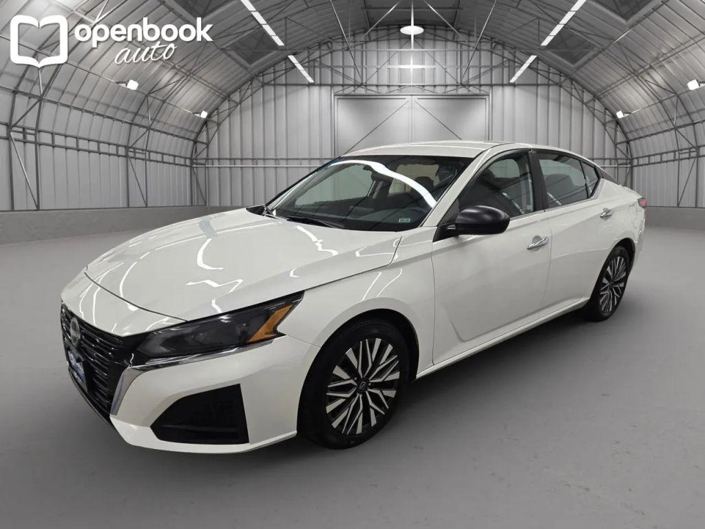 2024 Nissan Altima 2.5 SV Sedan 4D